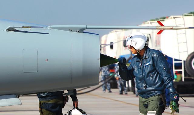 中國空軍現(xiàn)役殲-7戰(zhàn)斗機的現(xiàn)狀與發(fā)展趨勢，中國空軍殲-7戰(zhàn)斗機現(xiàn)狀與發(fā)展趨勢分析