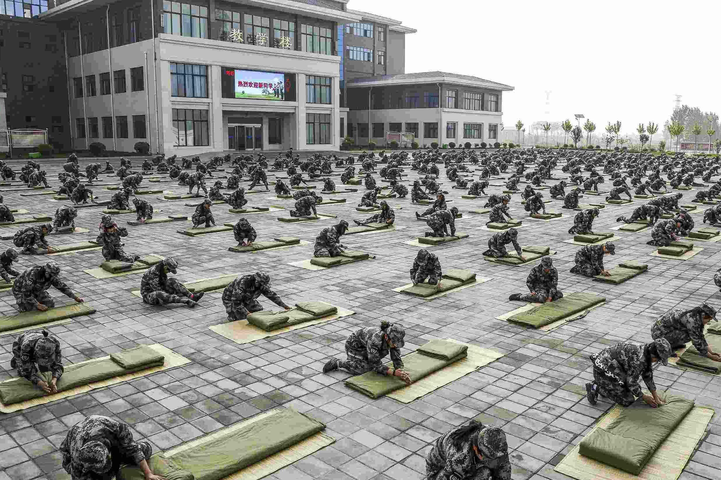 軍事化管理學(xué)校好不好，深度分析與探討，軍事化管理學(xué)校優(yōu)劣探討，深度分析與探討