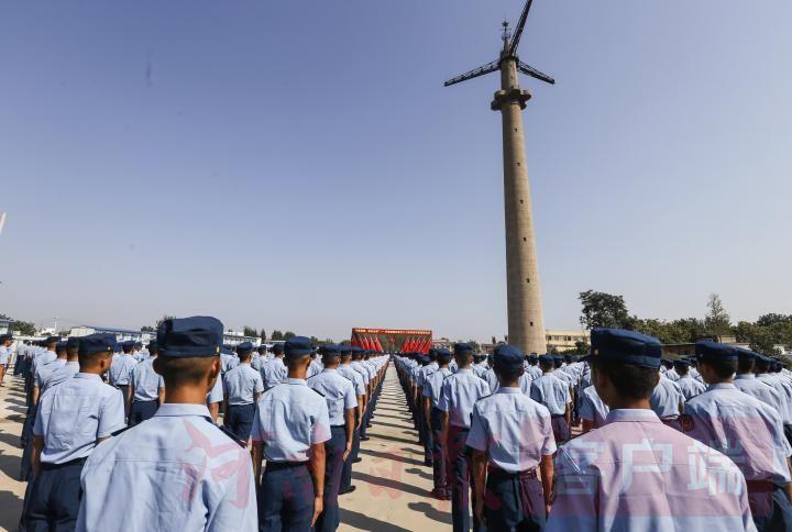 領(lǐng)導(dǎo)力與軍事建設(shè)