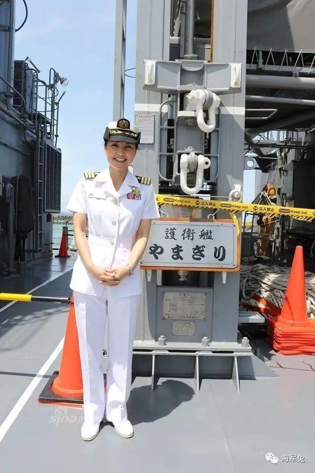 驅(qū)逐艦女艦長(zhǎng)